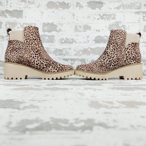 NEW DV Dolce Vita Rielle Tan Brown Leopard Print Lug Sole Ankle Boots F1031 - Picture 7 of 12